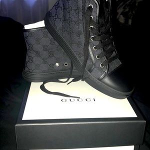 *Brand New* *New Worn* Authentic Gucci Sneakers